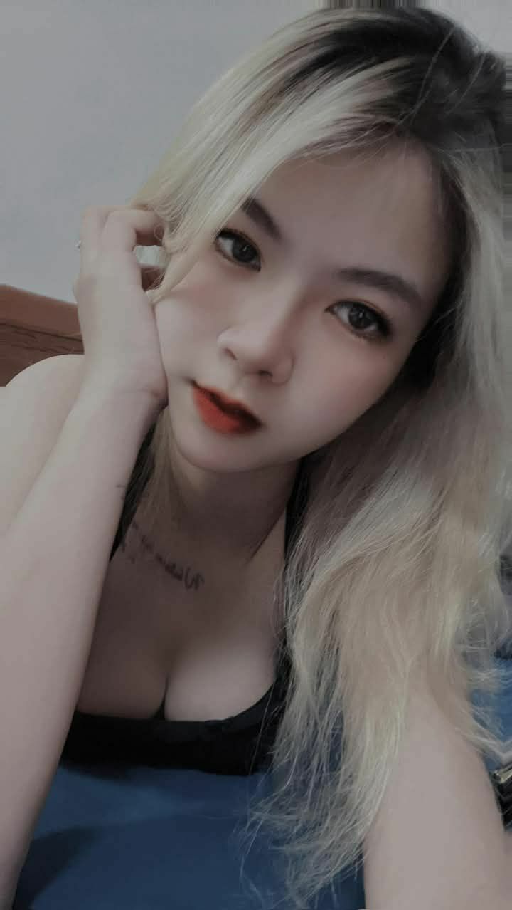 Quay video tống tình khi phát hiện em học trò gọi video sex với bạn trai